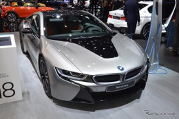 BMW i8クーペ に改良新型、最新の先進運転支援を搭載…デトロイトモーターショー2018で発表 画像