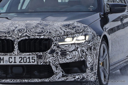 BMW M5 改良新型のグリルは“標準サイズ”で確定、最終デザイン見えた 画像