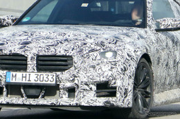 新型のグリルはフツーと違う!? BMW M2クーペ、発表間近プロト車両を目撃 画像