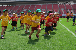 ユニクロとJFA、全国で6歳以下対象のサッカーイベント開催 画像