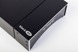 “VIBE AUDIO” の新型5chパワーアンプ「BLACKAIR CH5-V1」発売 画像