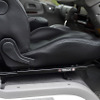 カムロード用に専用設計されたシートレールは、最適なドライビングポジションを確保してくれる