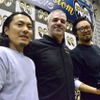 写真左からカスタムワークスゾンの植田氏、HDJスチュワート社長、吉澤氏。