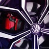 VW ポロ GTI 18インチアルミホイール＆レッドブレーキキャリパー