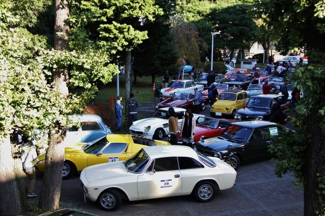 群馬大学桐生キャンパスに集まったクラシックカーたち