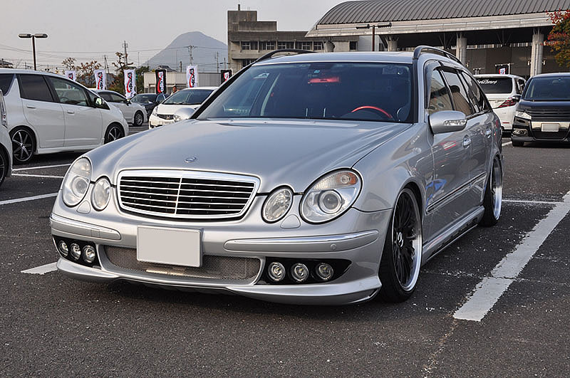 Mercedes Benz E500 by ピットハウスコスギ