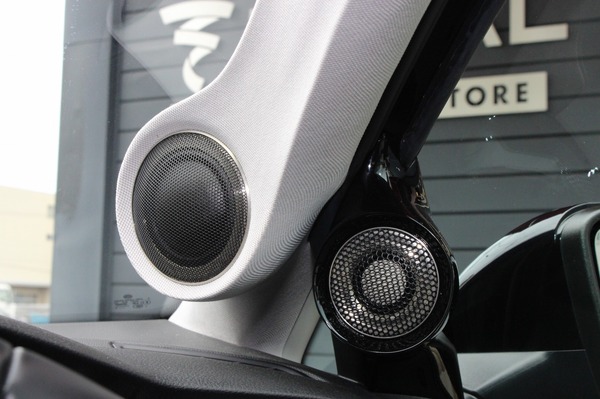 カスタム・オーディオマシン SpecialFeature!! VW GOLF VII（オーナー：北田敦士さん） by customcar Audio  PARADA 後編 | Push on! Mycar-life