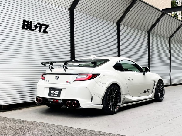 待望の4本出しが登場！ BLITZがエキゾーストシステム「NüR-SPEC