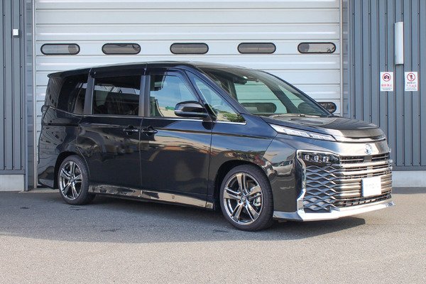 日本製新作 ノア R4(2022)/1〜 8人乗り シートカバー クラッツィオ