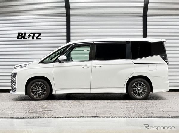 BLITZ　ヴォクシー　ノア ノア』『ヴォクシー』をスタイリッシュにローダウン！ ブリッツの車