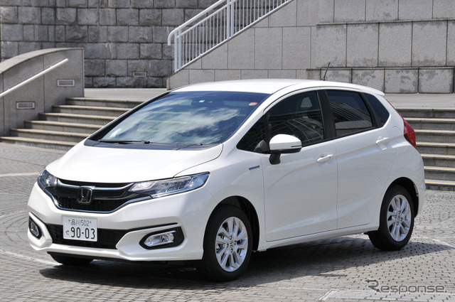 ホンダ フィット 改良新型 上級指向の ハイブリッドlホンダセンシング 写真蔵 Push On Mycar Life