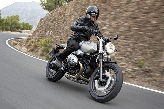 ミラノショー15 アップマフラー 正立フォーク装備のbmw R Ninet スクランブラー Push On Mycar Life