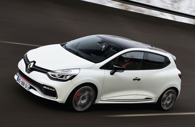 ルノー ルーテシア Rs の トロフィー ニュル最速のホットハッチに Push On Mycar Life