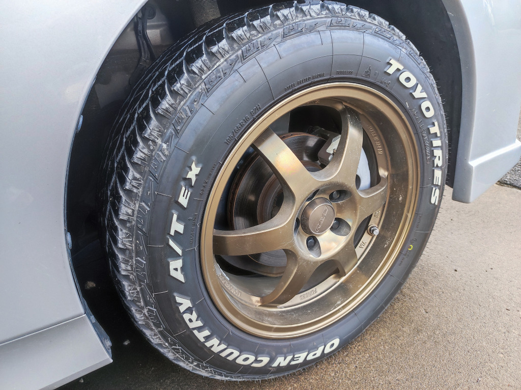 200円でホワイトレターを真っ白に！手軽に実践できるお手入れはこれだ。 | Push on! Mycar-life