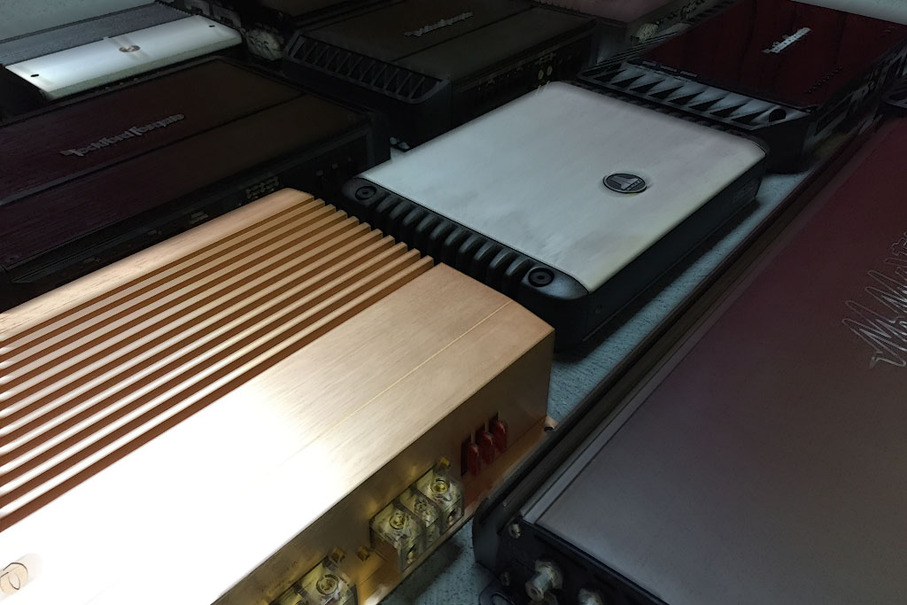 イース コーポレーションが発表する Caoty14 カーオーディオ オブ ザ イヤー14 アワード受賞ユニットをチェック 8 Part 2 4chパワーアンプ編 10万円以上部門 ランキング分析 後編 Push On Mycar Life