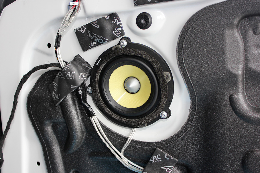 話題のbmw専用スピーカーキット Focal Es 100 K For Bmw の装着現場に密着 ビフォー アフターを体験 Push On Mycar Life
