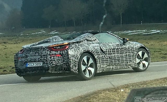 BMWi8ロードスタースクープ写真