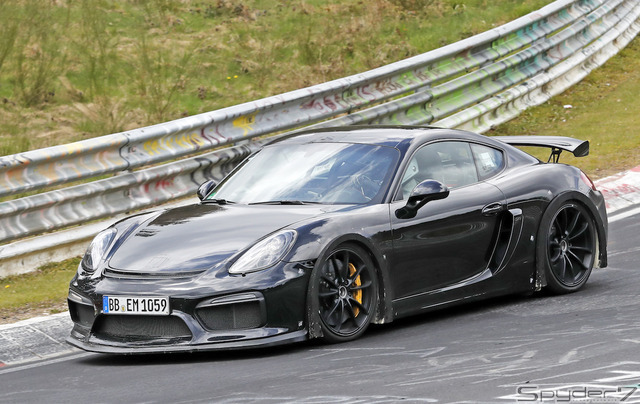 ポルシェ　ケイマン GT4 RS スクープ写真