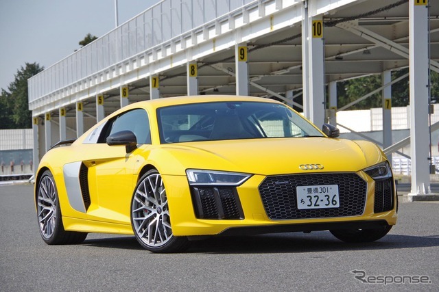 アウディ R8クーペ V10 プラス 5.2FSI クワトロ