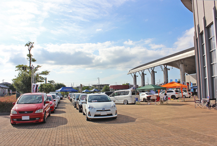 カーオーディオイベントの会場風景。