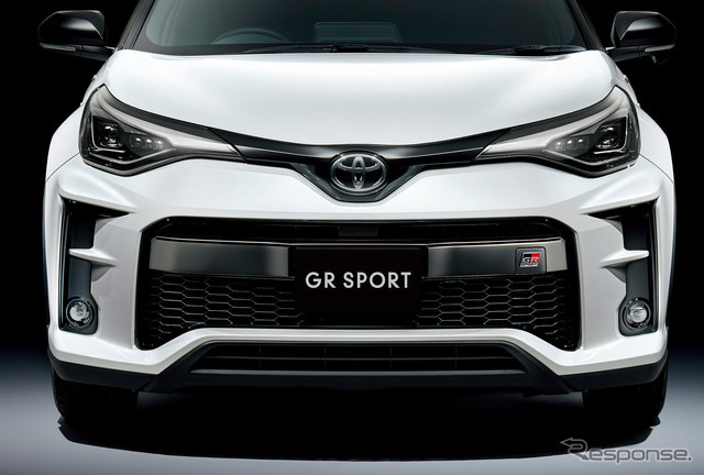 トヨタ C-HR S GRスポーツ（ブラック×ホワイトパールクリスタルシャイン）