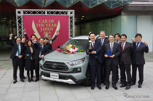 第40回 2019-2020日本カー・オブ・ザ・イヤーはトヨタ RAV4 が受賞