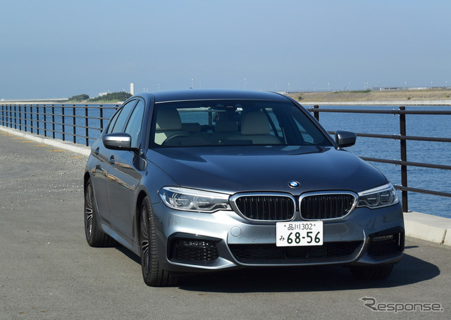 BMW 523d M Sport。大阪・関西国際空港にて。