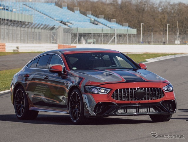 メルセデスAMG GT 4ドアクーペの「Eパフォーマンス」搭載プロトタイプ車