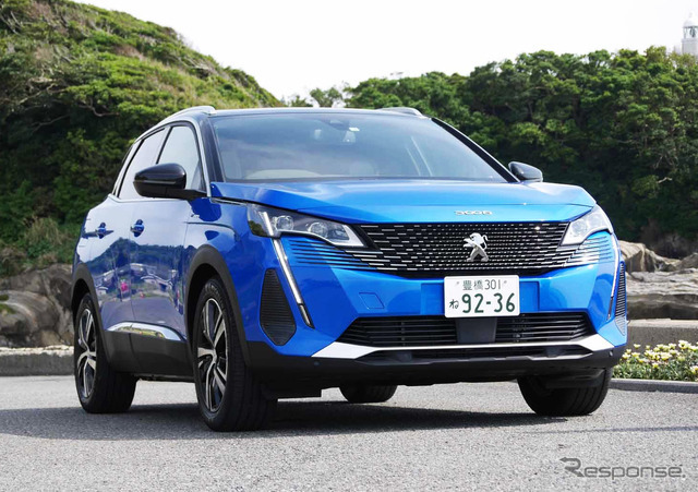 プジョー 3008GT ハイブリッド4