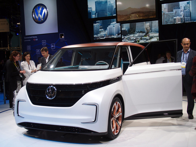 VWの次世代EVの方向性を示すものとして披露された「BUDD-e」