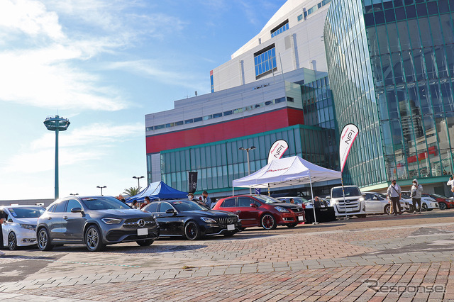 「カーサウンドコンテスト」の1つ、「まいど大阪 秋の車音祭（2022年11月）」の会場風景。