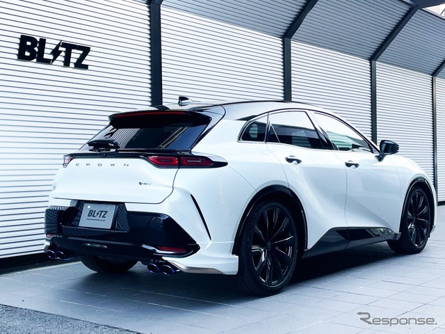 チタンカラーテールセット（VSR）装着例（モデリスタリヤスパッツ装備車）