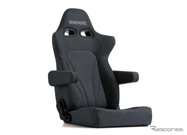 ERGOSTER NUGRAIN（E64NR1）+別売有段式アームレスト・ヌグレ（右用：P63NR1、左用：P64NR1）
