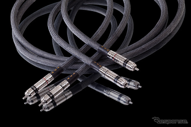 カー用の「ラインケーブル」の一例(チェルノフケーブル)。