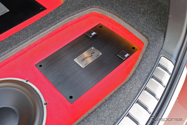 「DSP」が搭載されたオーディオカーの一例(製作ショップ:カーオーディオクラブ<大阪府高槻市>)。