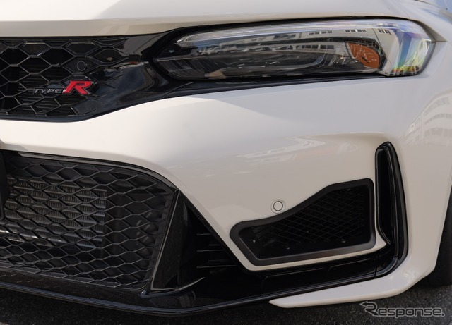 HKSのFL5『シビックタイプR』向け「オイルクーラーキット・ブラック」