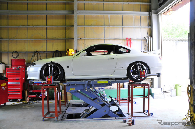 足まわりの基本! ゴムブッシュのねじれを消す「1G締め直し」~カスタムHOW TO~