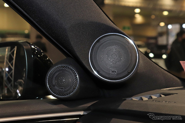 市販カースピーカーの装着例(モレル&アークオーディオ デモカー)。