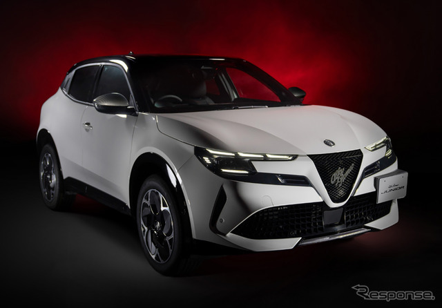 アルファロメオ ジュニア イブリダ エディツィオーネ ビアンコ