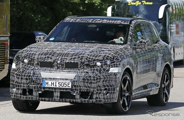 BMW iX5M 市販型のプロトタイプ