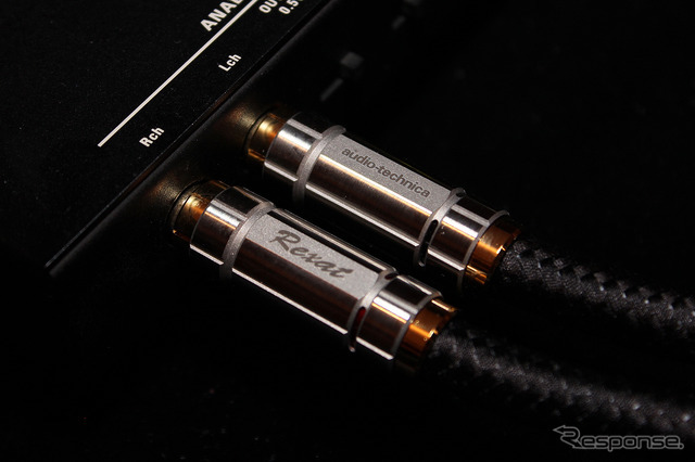 市販「ラインケーブル」の一例(オーディオテクニカ・AT-RX5500A)。