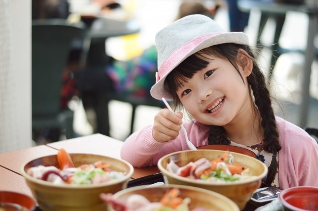 【子どものアレルギー4】身近な食材「にんにく」が下痢の原因に？（画像はイメージ）