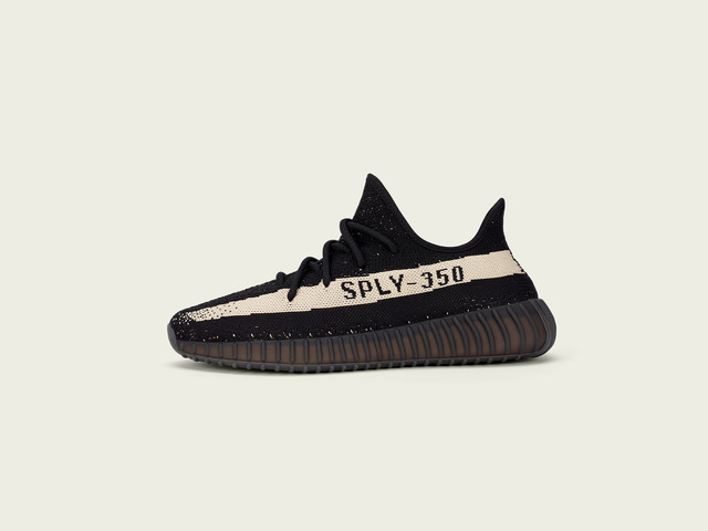 アディダス オリジナルス、「YEEZY BOOST 350 V2」新色発売