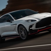 アストンマーティンのSUVがさらにパワーアップ！新型『DBX S』は727psへ、軽量化で走りが進化 画像