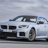 30kgの軽量化で最も軽い「BMW M2」に、530馬力エンジン搭載の「CS」発表 画像