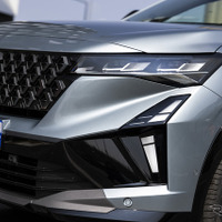 ルノー『エスパス』新型、200馬力フルハイブリッドを改良…燃料満タンで最大1100km走行可能に 画像