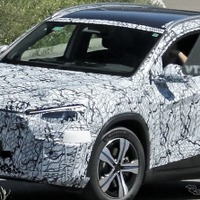 より高級に！ 人気SUV、メルセデスベンツ『GLA』の次期型プロトタイプが出現 画像