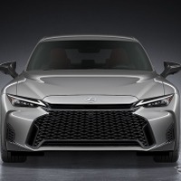 レクサス『IS』改良新型、表情一新…2026年発売へ 画像