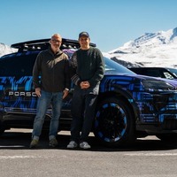 ポルシェ『カイエン』次期型のEV、最新プロトタイプの写真公開…年内デビューへ 画像