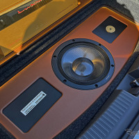 「イン・カー・リスニング学」入門 Part2「低音強化編」薄いのからデカいのまで「サブウーファー」はいろいろ。どれも同じ？ 画像